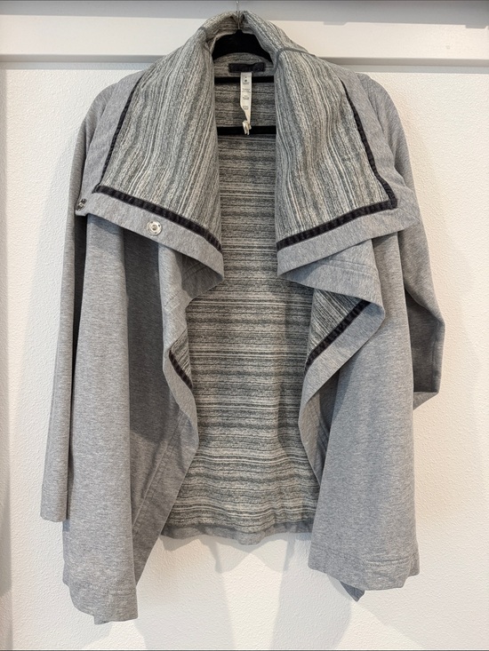 lululemon athletica Jackets & Blazers - lululemon athletica vintage Gray Open-Front Draped Jacket